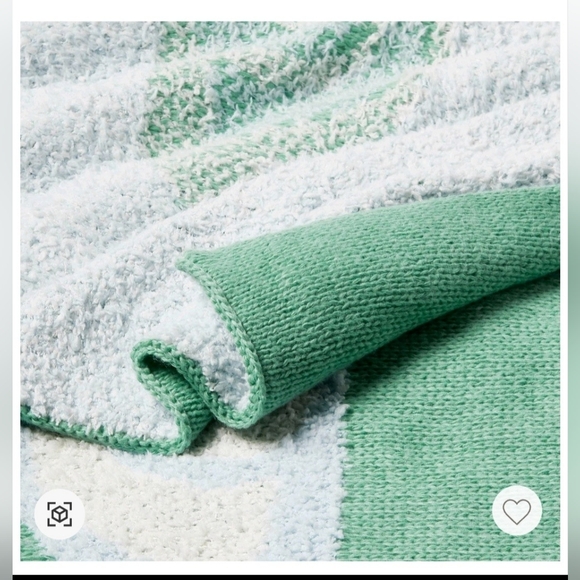 Green and White Snail Patterned Blanket - Picture 3 of 3